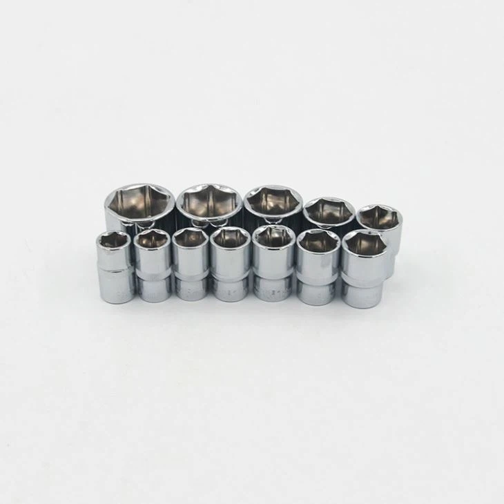 82pcs Socket Set With 1/2 1/4 Driver